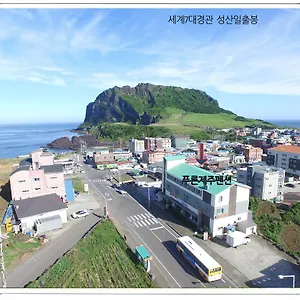 度假居 普柔恩济州旅馆, 西归浦市